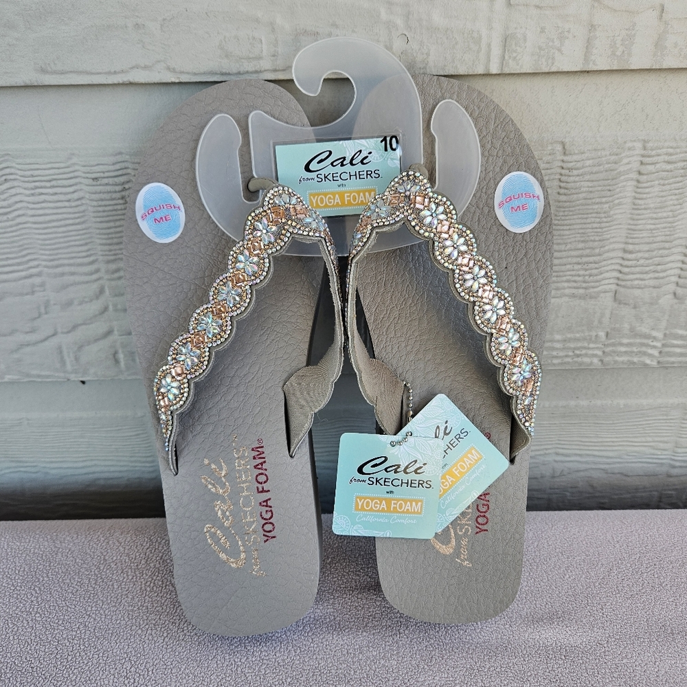 Skechers Vinyasa Happy Spring Taupe Flip Flop Platform Wedge Sandel Women SZ 10